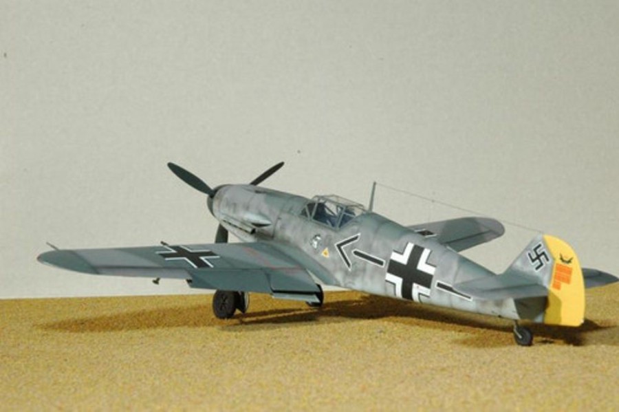 Aircraft | Model & Die-Cast Italeri Italeri - 1/72 Bf109 F2/4 Messerschmitt Plastic Model Kit [1-053]