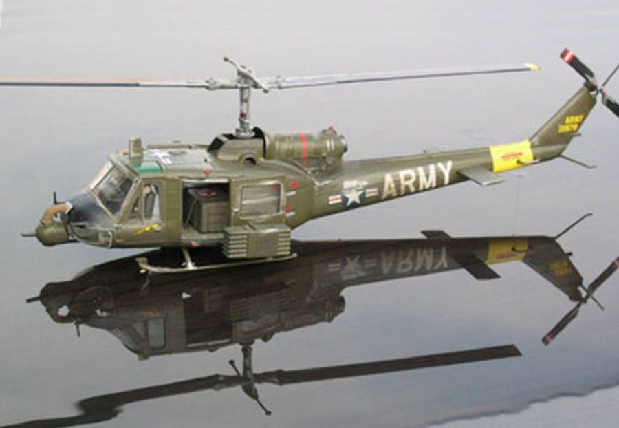 Aircraft | Model & Die-Cast Italeri Italeri - 1/72 Bell Uh-1B "Huey" Plastic Model Kit [1-040]