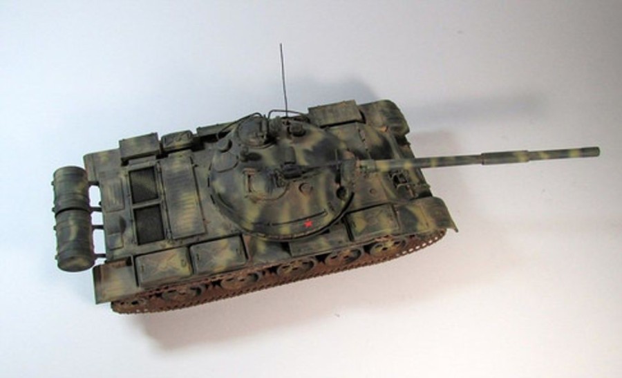 Military | Model & Die-Cast Tamiya Tamiya - 1/35 Russian T-62A Tank Plastic Model Kit [35108]